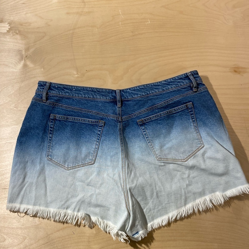 LOFT Denim Ombre Women's Shorts Size 18 (IY) - Picture 7 of 9